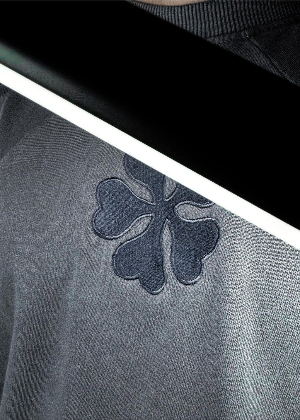 Asta / Black Cover / Regata