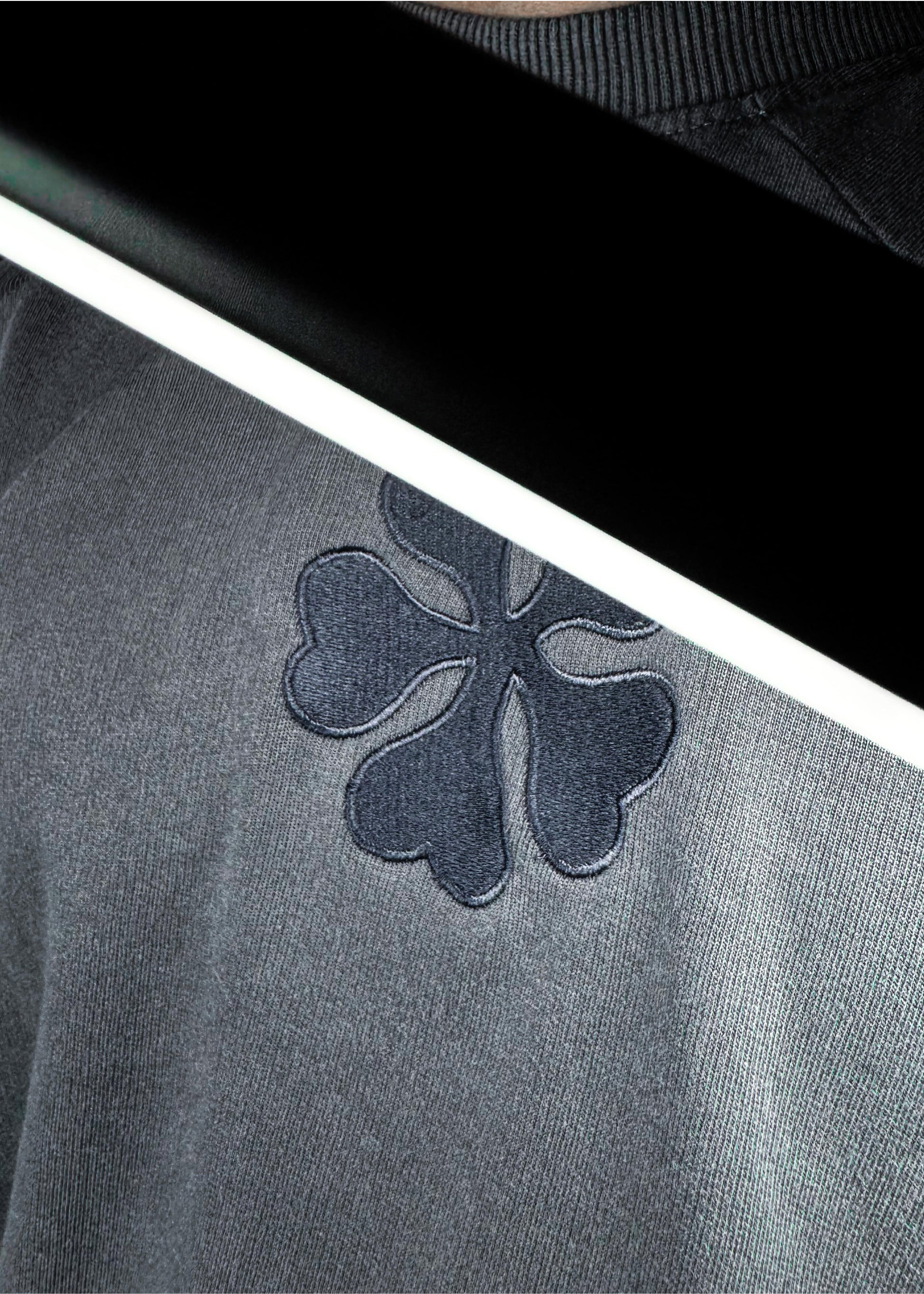 Asta / Black Cover / Regata